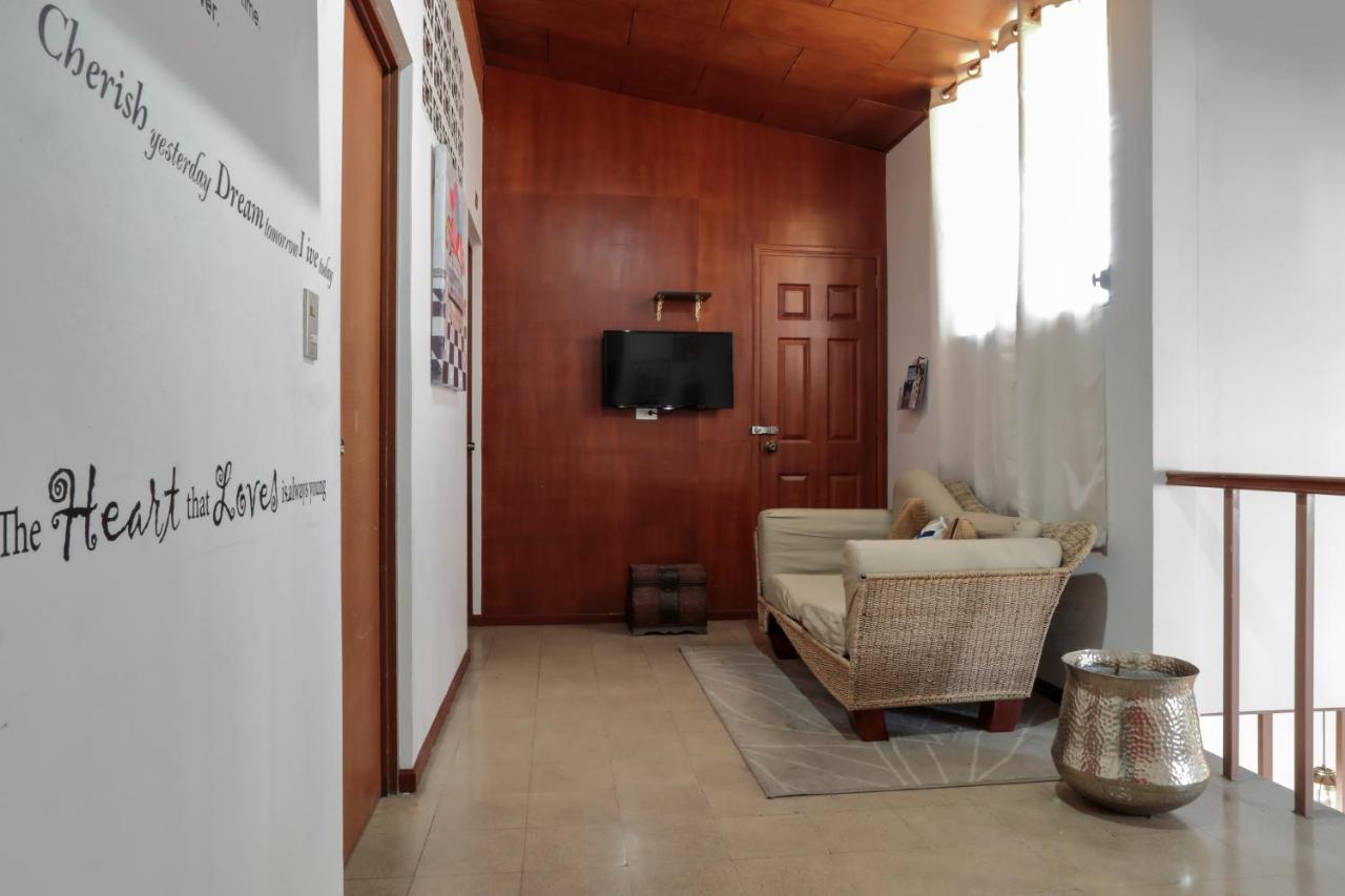 Hostal San Benito Сан Салвадор Екстериор снимка