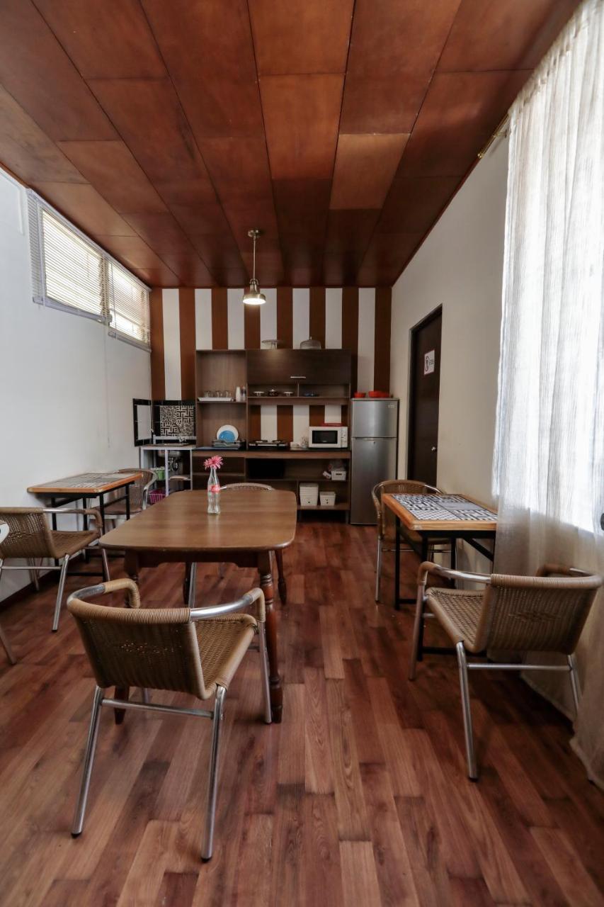 Hostal San Benito Сан Салвадор Екстериор снимка