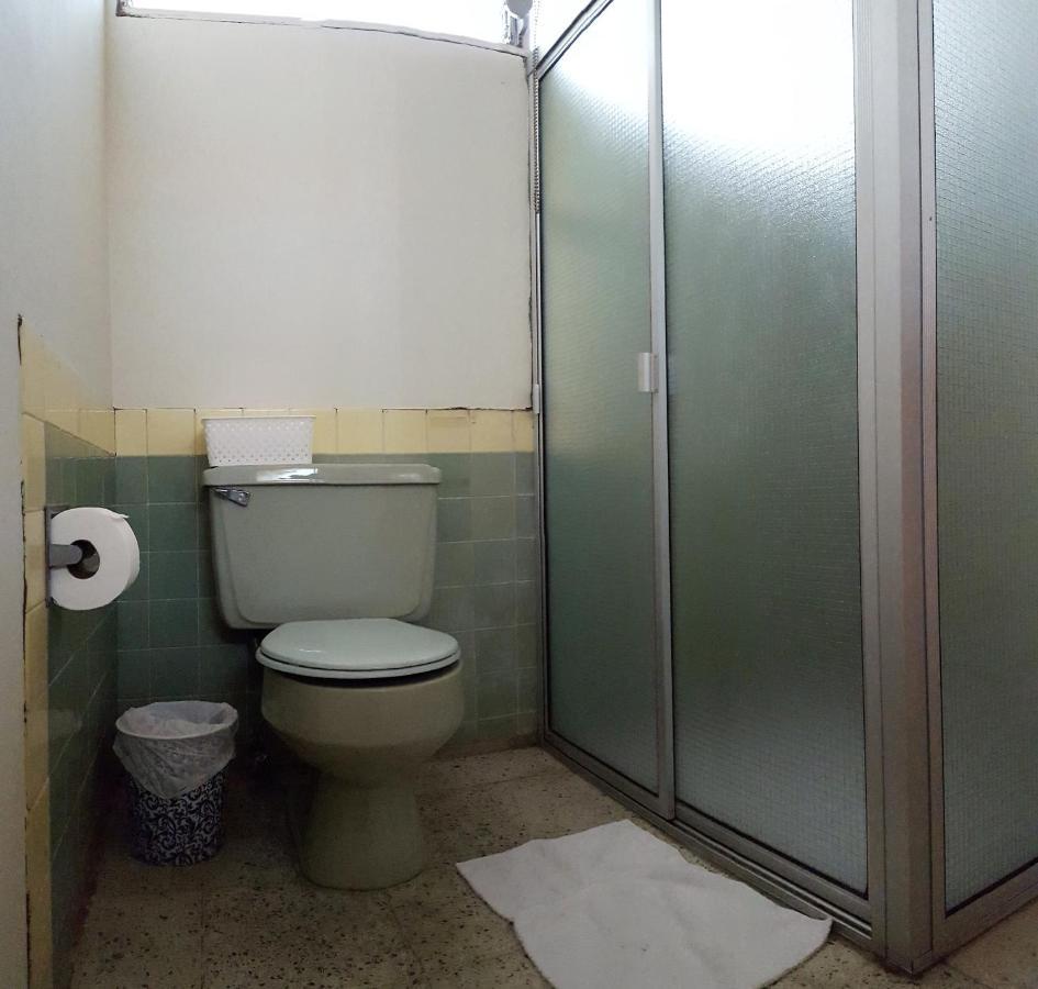 Hostal San Benito Сан Салвадор Екстериор снимка